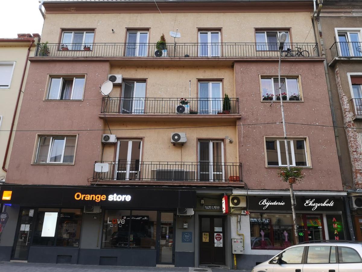 Bulevard Mansards Сату-Маре Экстерьер фото
